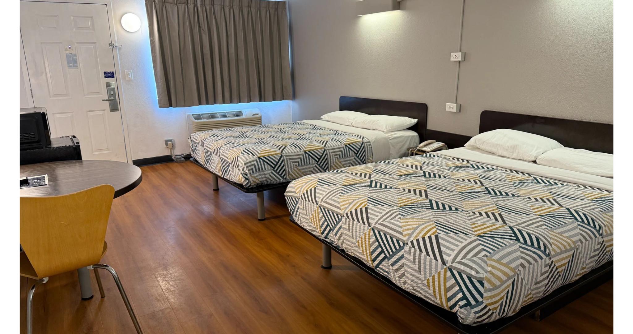 غرفة بسريرين كوين، Motel6 Joliet, IL - I-80 2/5