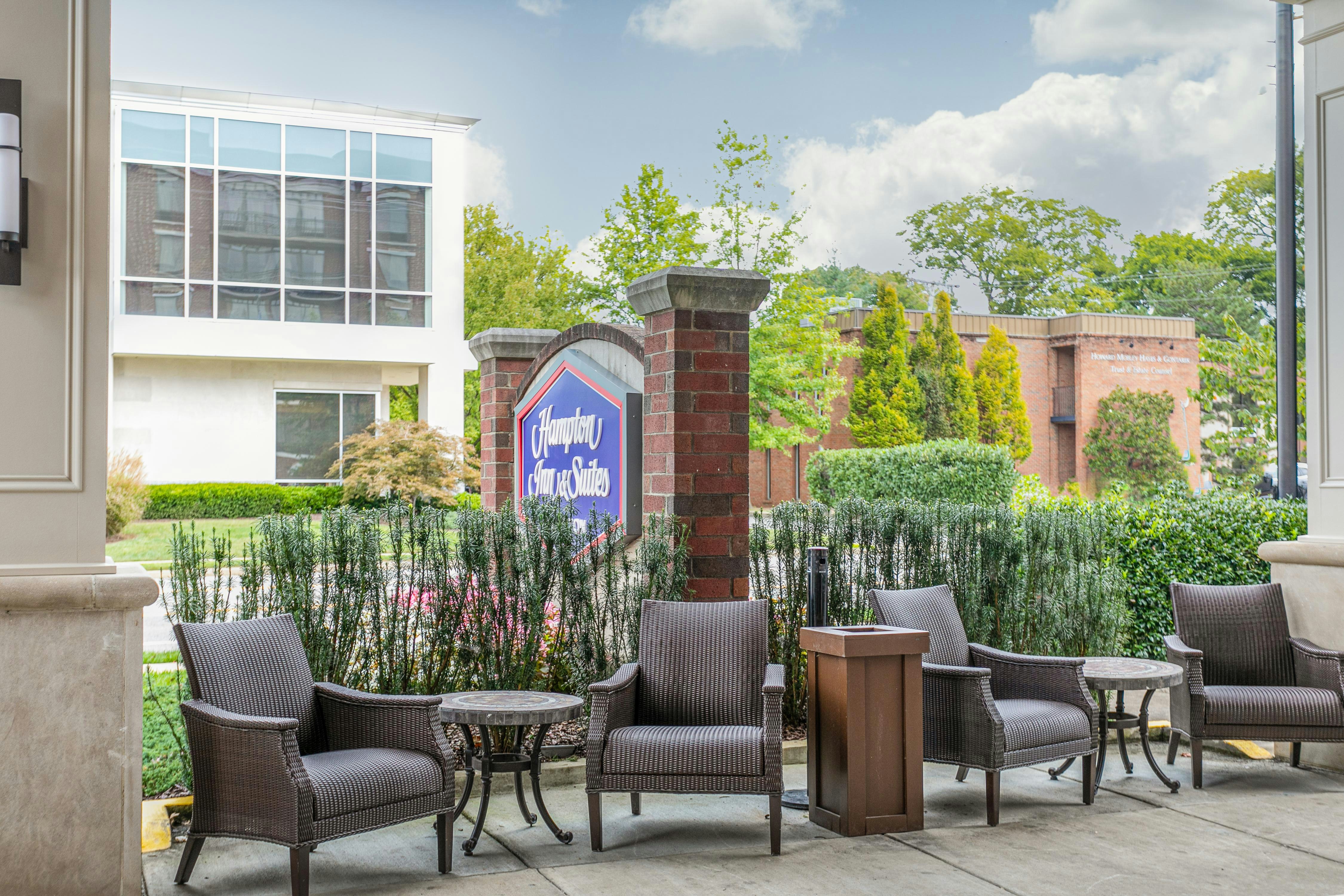 Hampton Inn Suites Nashville Green Hills 34/60
