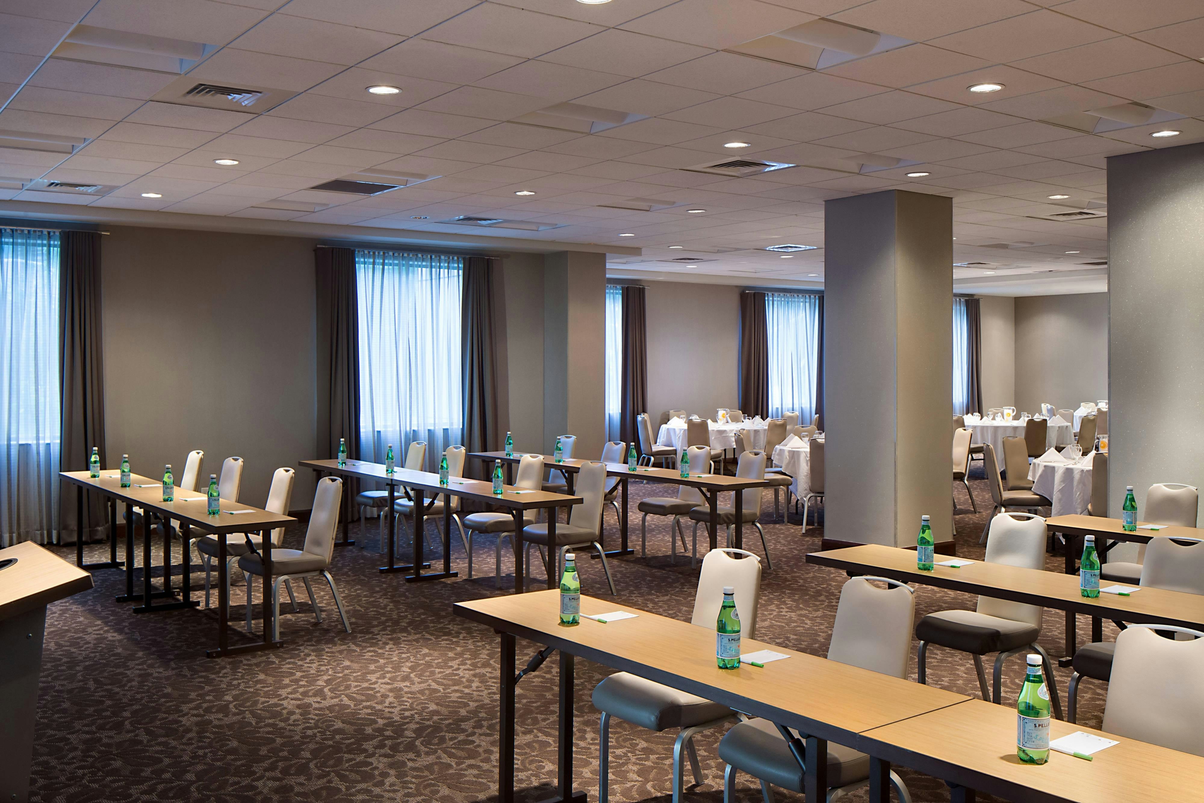 Courtyard By Marriott Downtown Grand Rapids 6/12