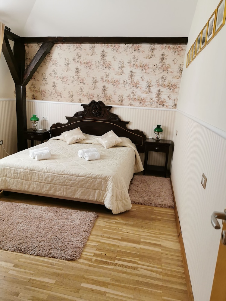 PRINCE RESIDENCE(FORMERLY VESUVIO PRICE RESIDENCE APARTHOTEL) 22/75