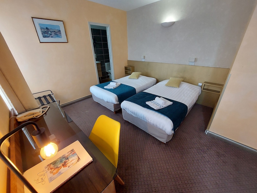 HOTEL LE LION D'OR 15/50