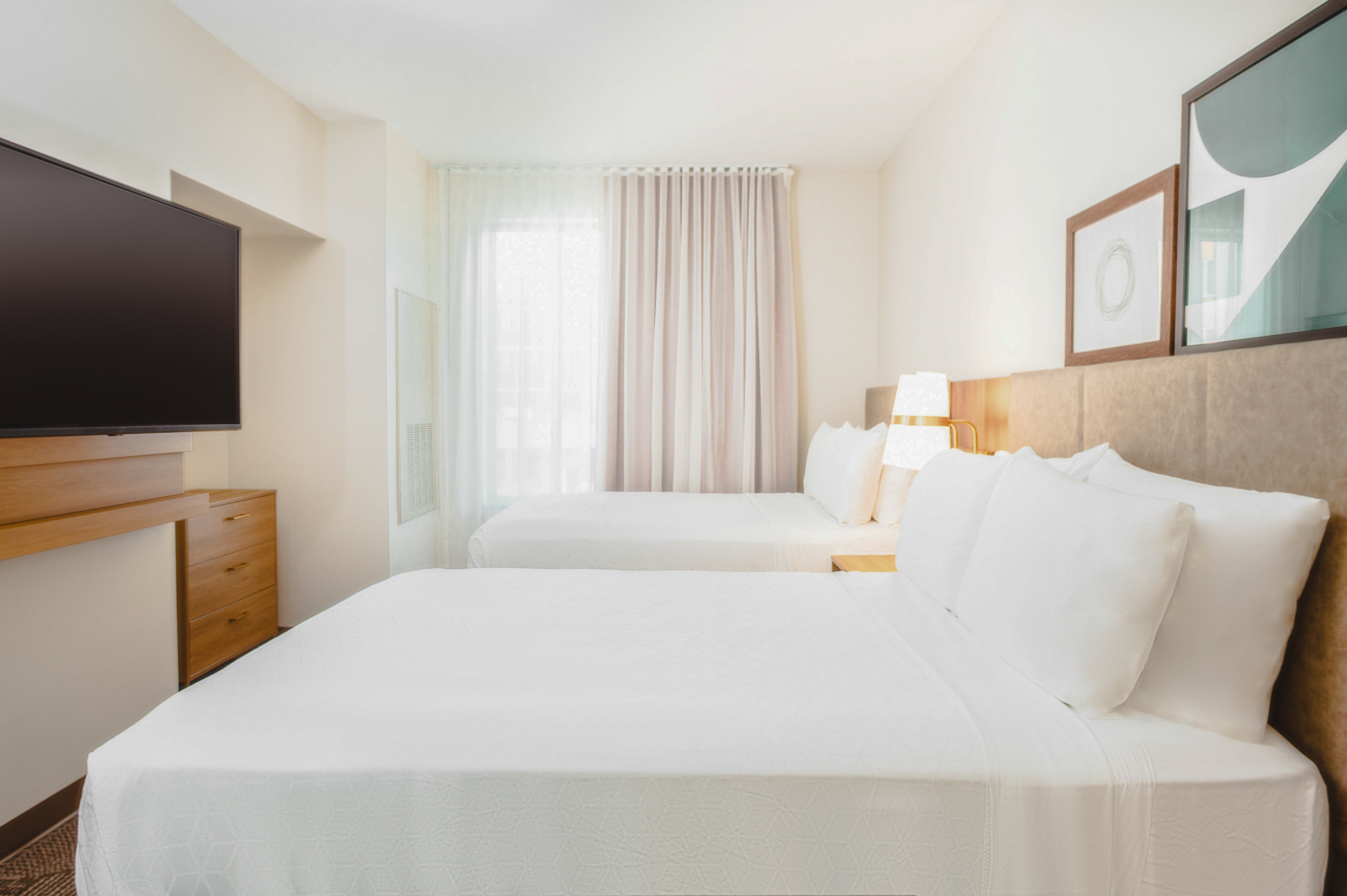 2 Bedrooms, Suite, 1 King and 2 Queen Beds