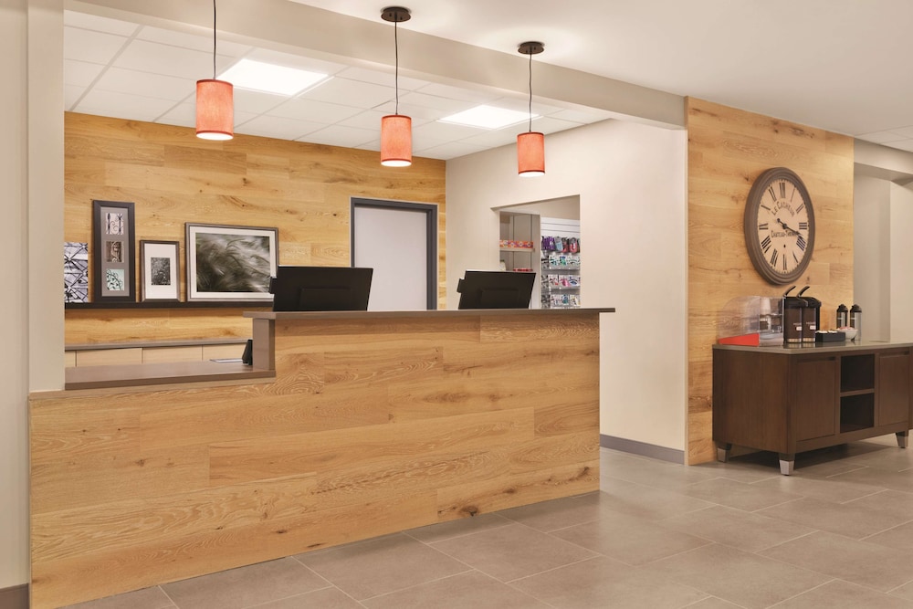 Country Inn and Suites By Radisson Belleville ON 4/49
