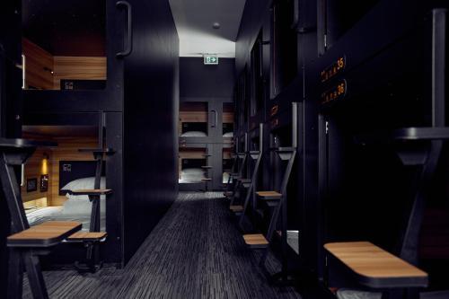 Capsule Hotel Montreal 20/28