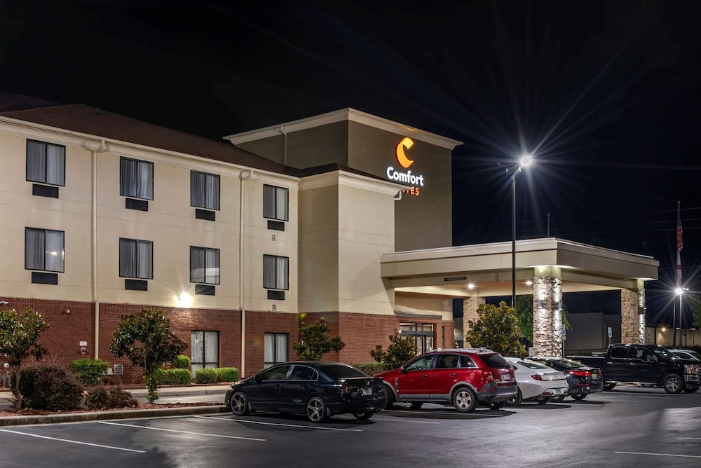 Comfort Suites Pell City near Logan Martin Lake 7/39