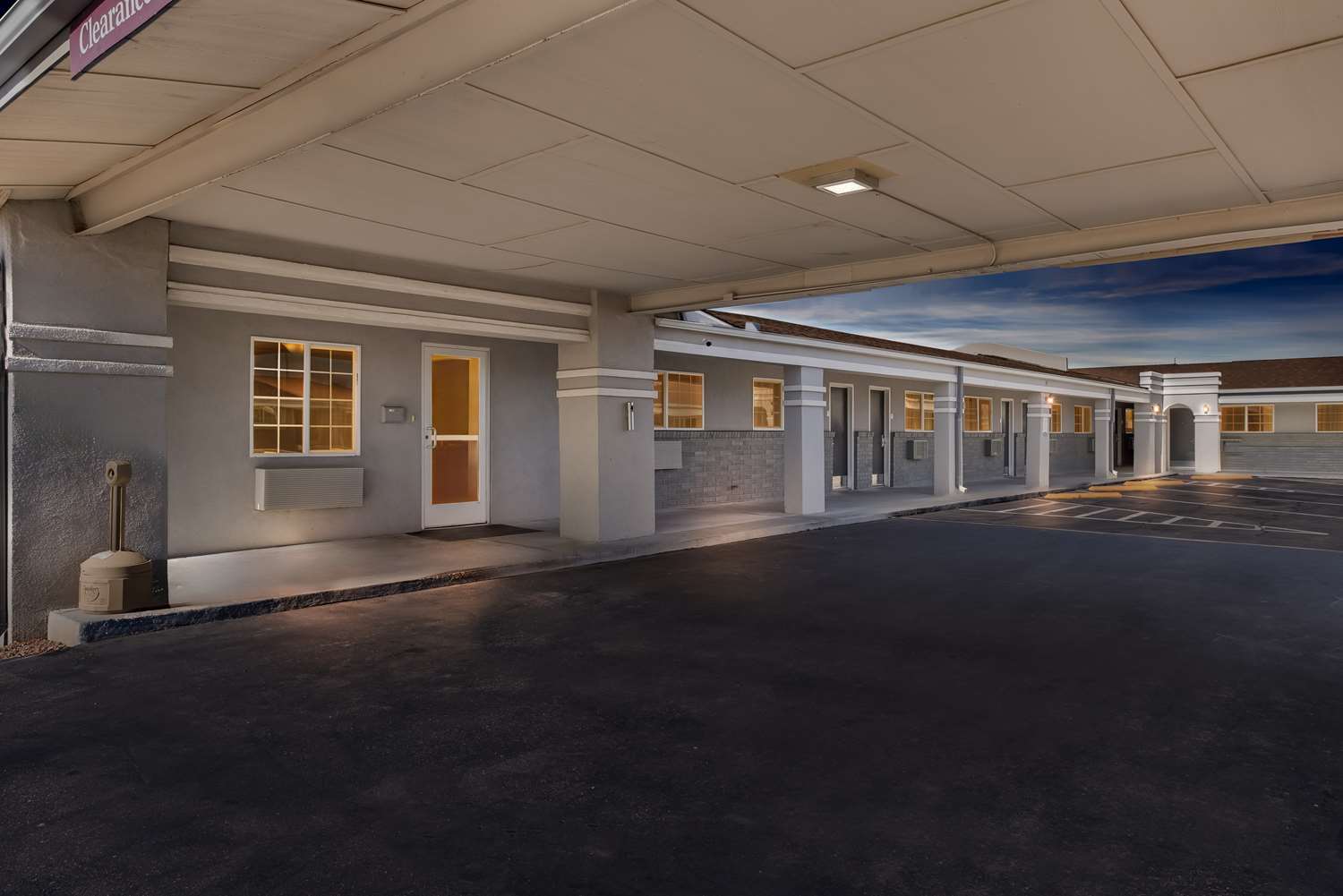 Econo Lodge Inn & Suites Santa Rosa 7/15