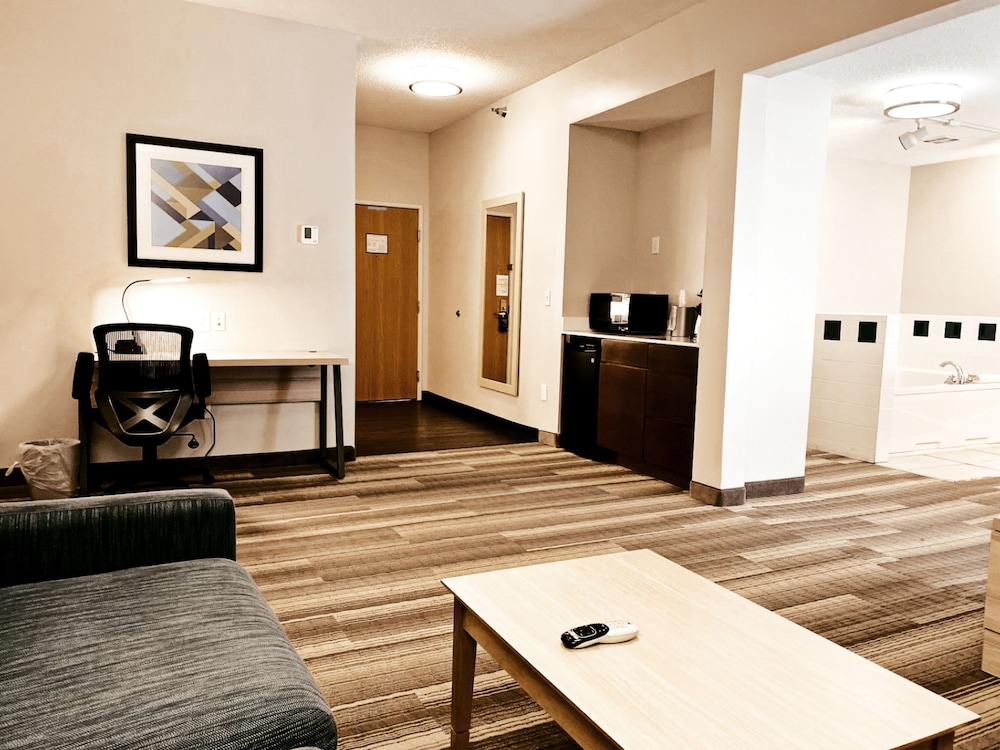 Holiday Inn Express Hotel Suites Logansport 62/70
