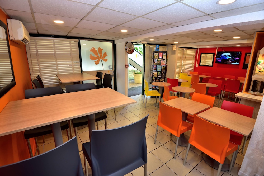 Premiere Classe Rouen Sud - Parc des Expositions 32/54