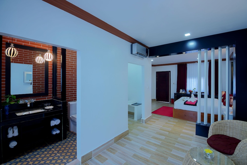 MARVEL HOLIDAY BOUTIQUE VILLA 26/65