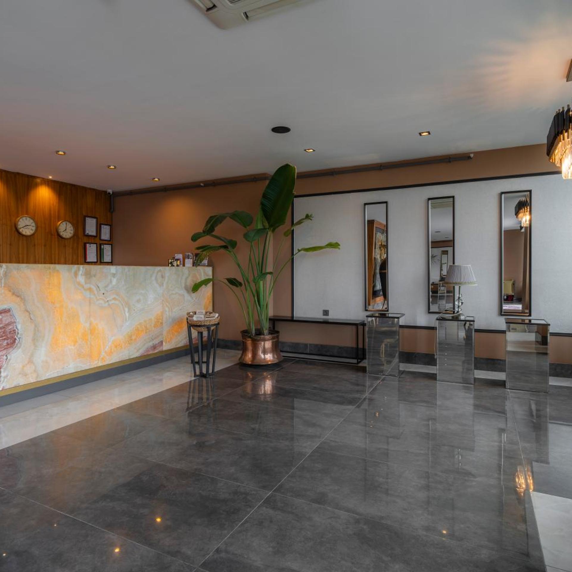 Ts Gold Hotel 10/56