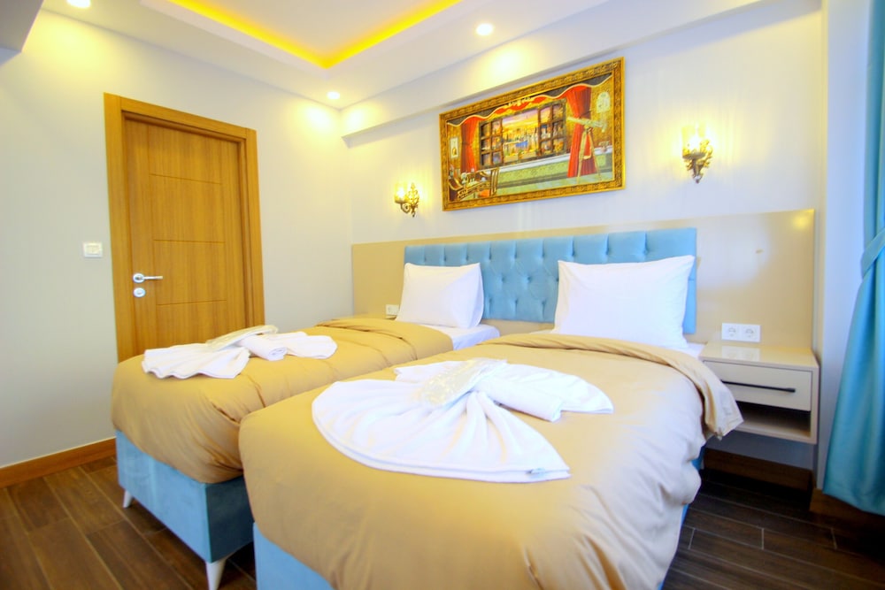 Hira Hotel 32/57