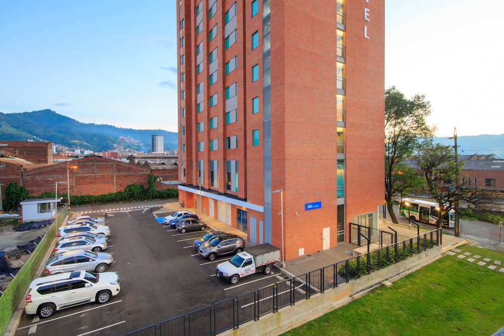 Ibis Budget Medellin Itagui Metro 36/41
