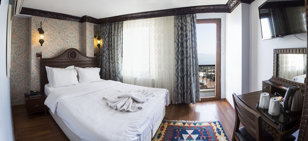 Mytra Hotel 13/50