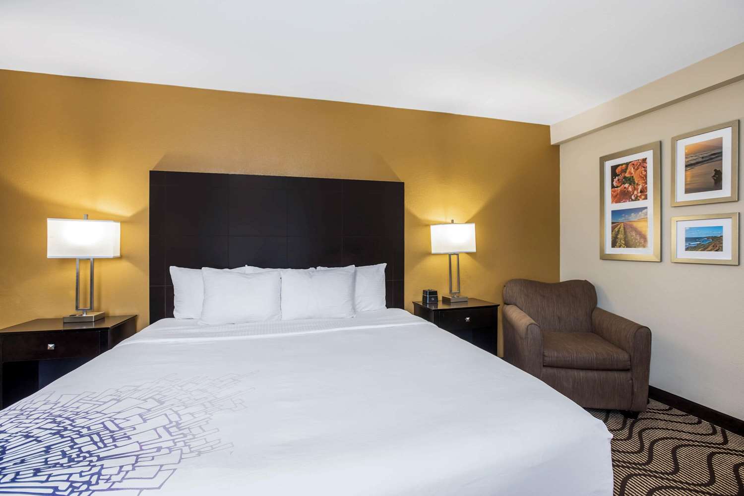 La Quinta Inn and Suites by Wyndham Carlsbad Legoland Area 9/22