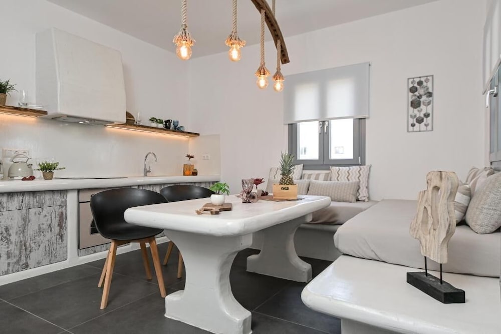 White Cocoon Exclusive villas 50/68