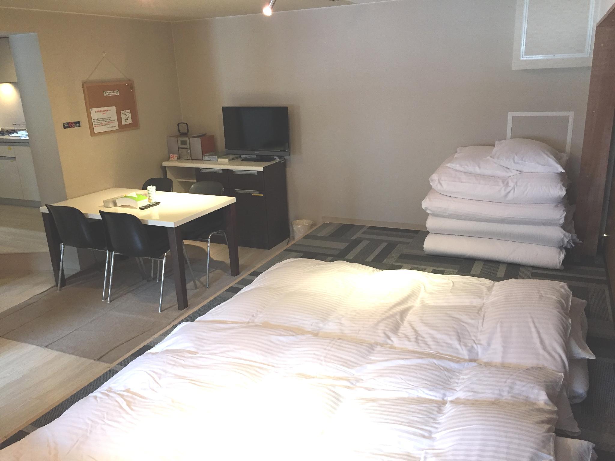 Condo, Semi Room, Bathtub