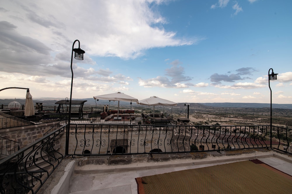 Ages In Cappadocia 46/50