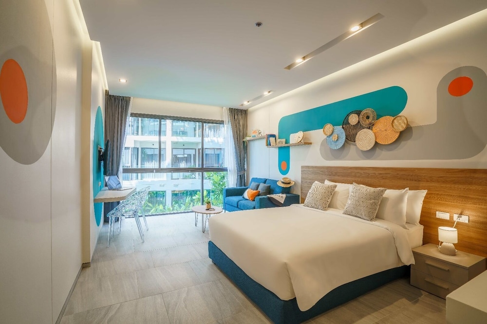 Cool, Studio, Queen Bed