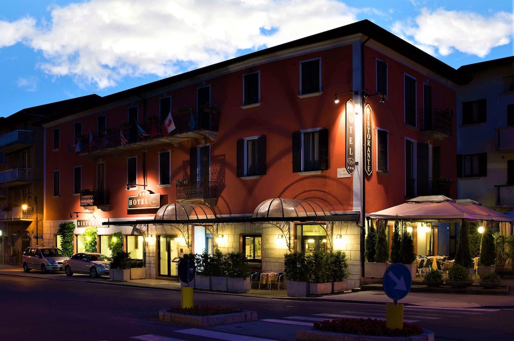 Hotel Papa 2/51