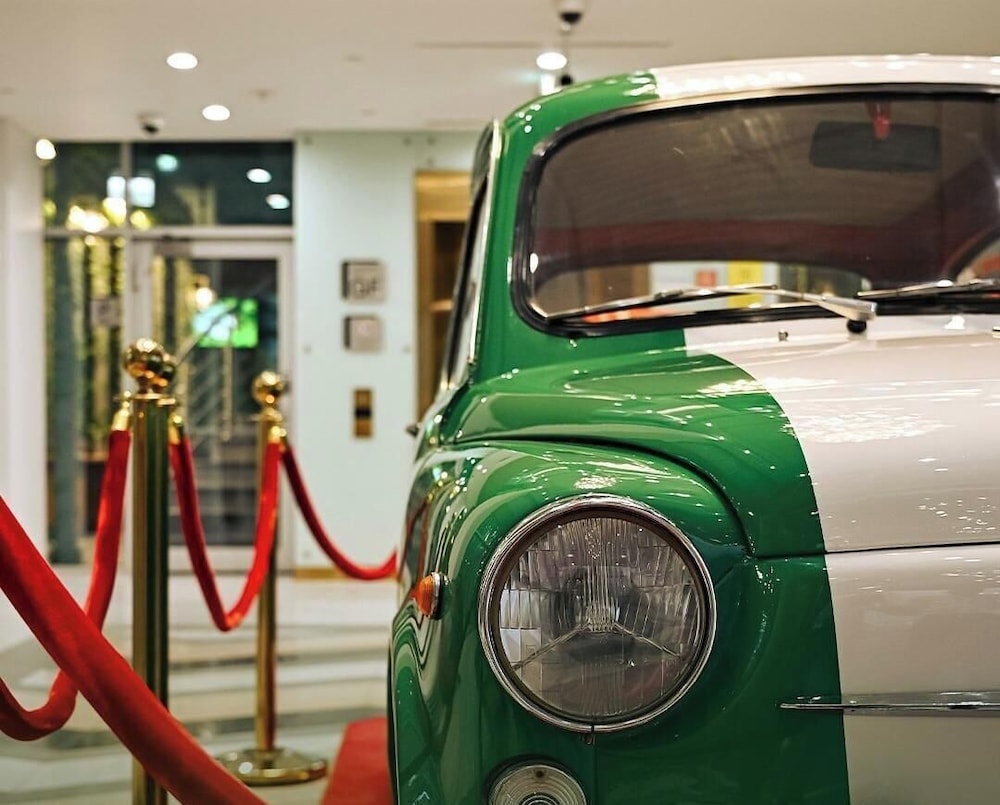 Central Inn Hotel & Suites Al Sadd 24/45