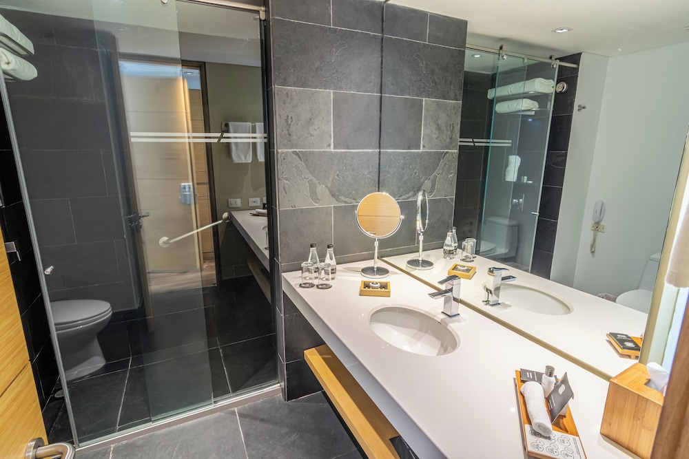 Sonesta Hotel Bogota 50/50