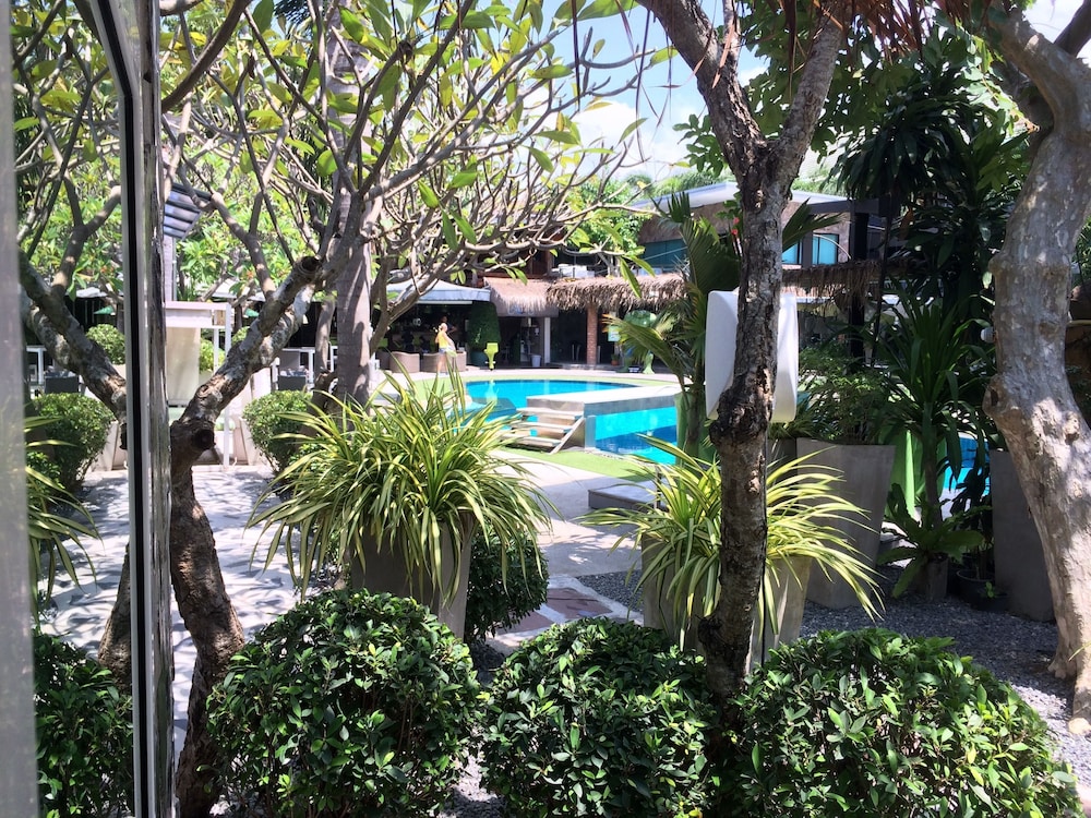 Momento Resort 73/78