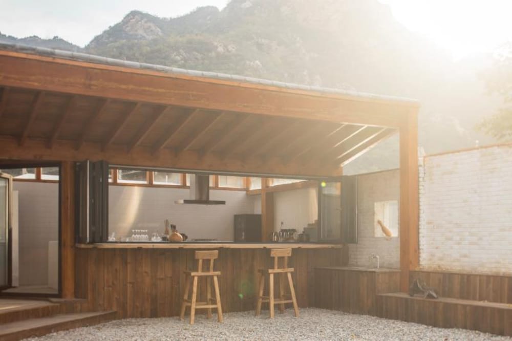 Yi She Mountain Inn 6/19
