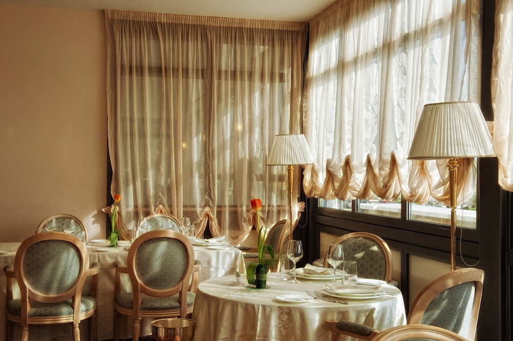 restaurant-cafeteria