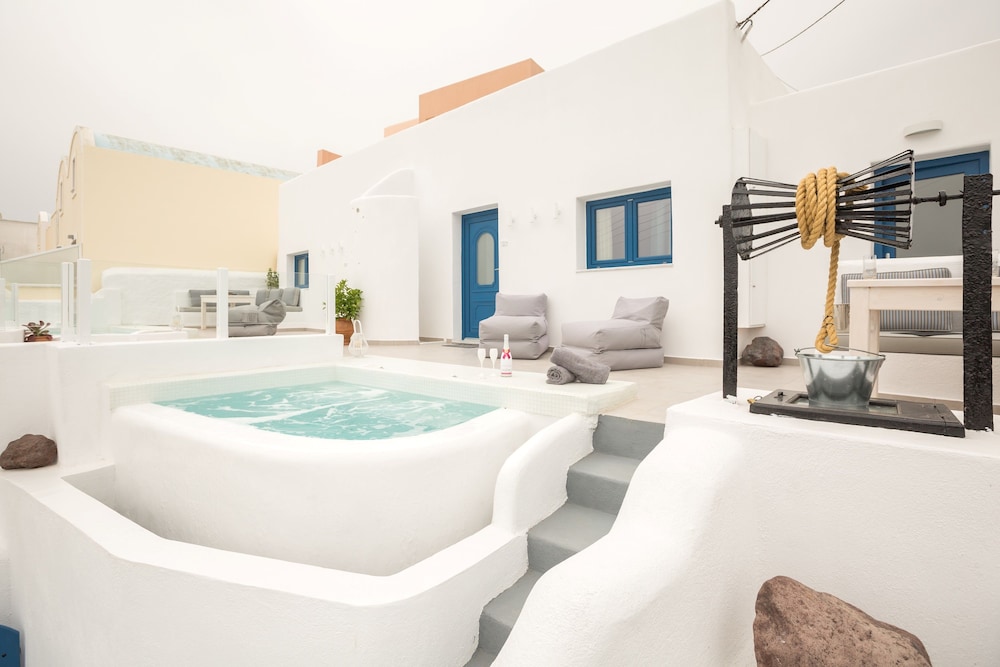 Amera Suites 28/48