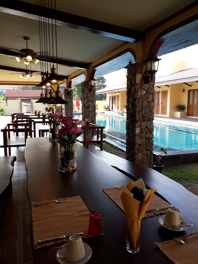 Taratai Villa 40/57