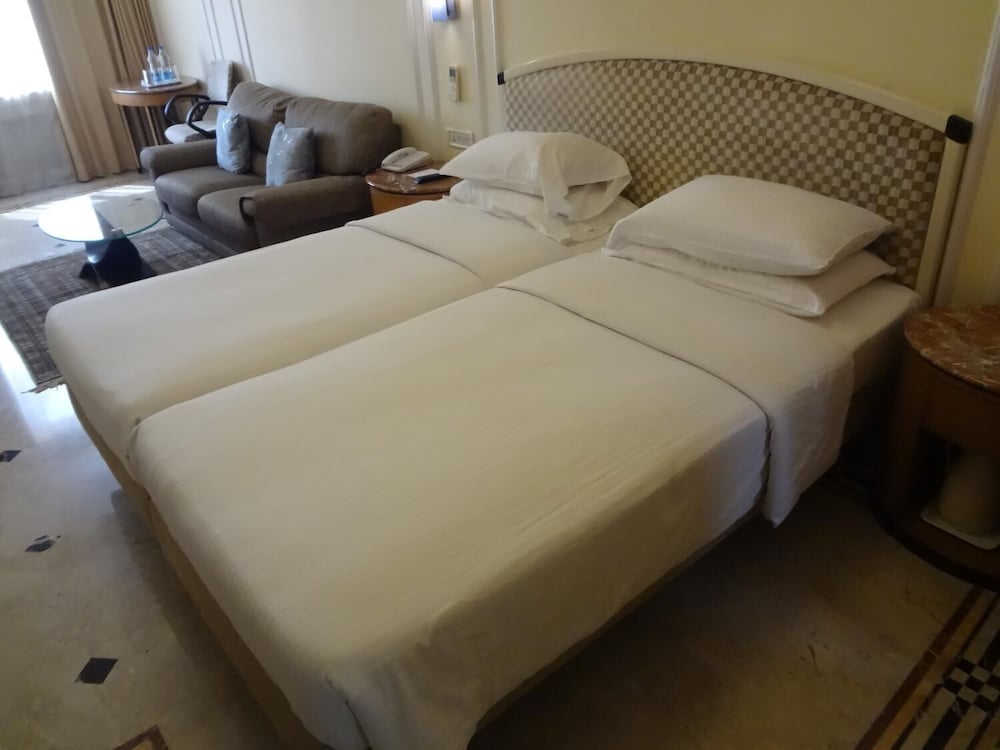 Regency Hotel 20/53