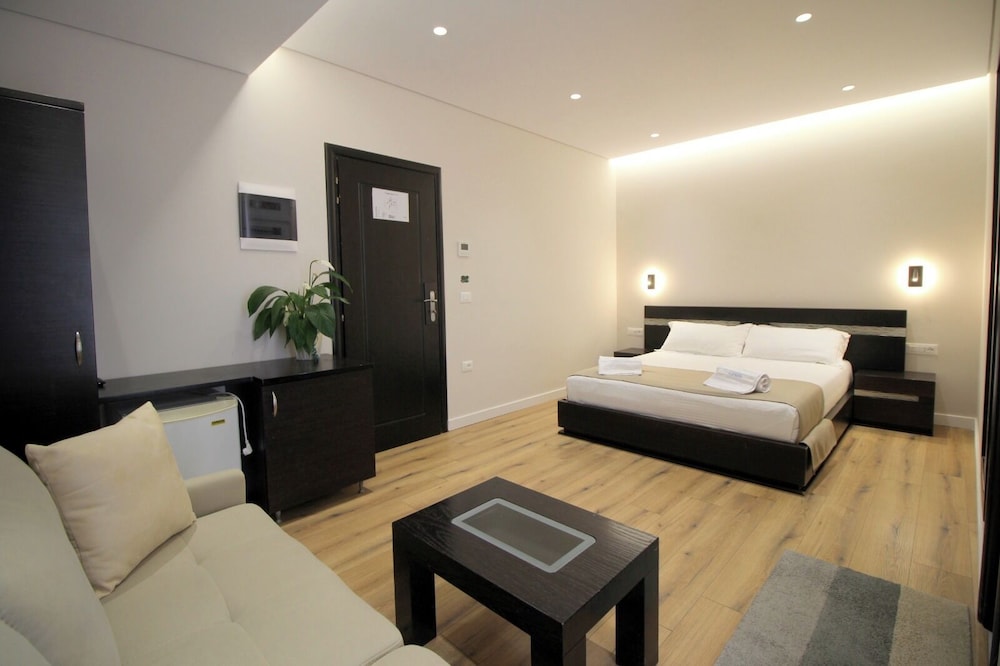 Hotel Strora 24/50
