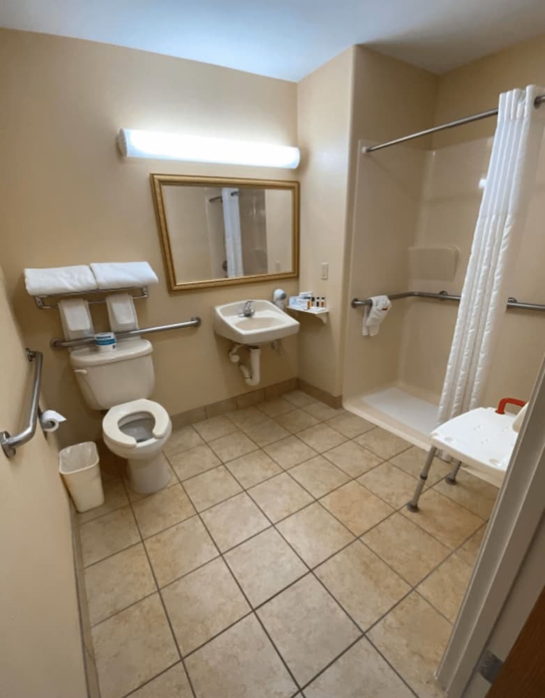 Super 8 by Wyndham Great Bend 25/25
