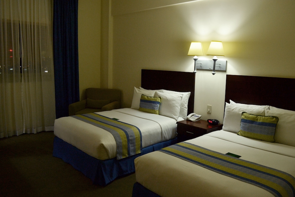 Hotel Aeropuerto Los Cabos 16/40