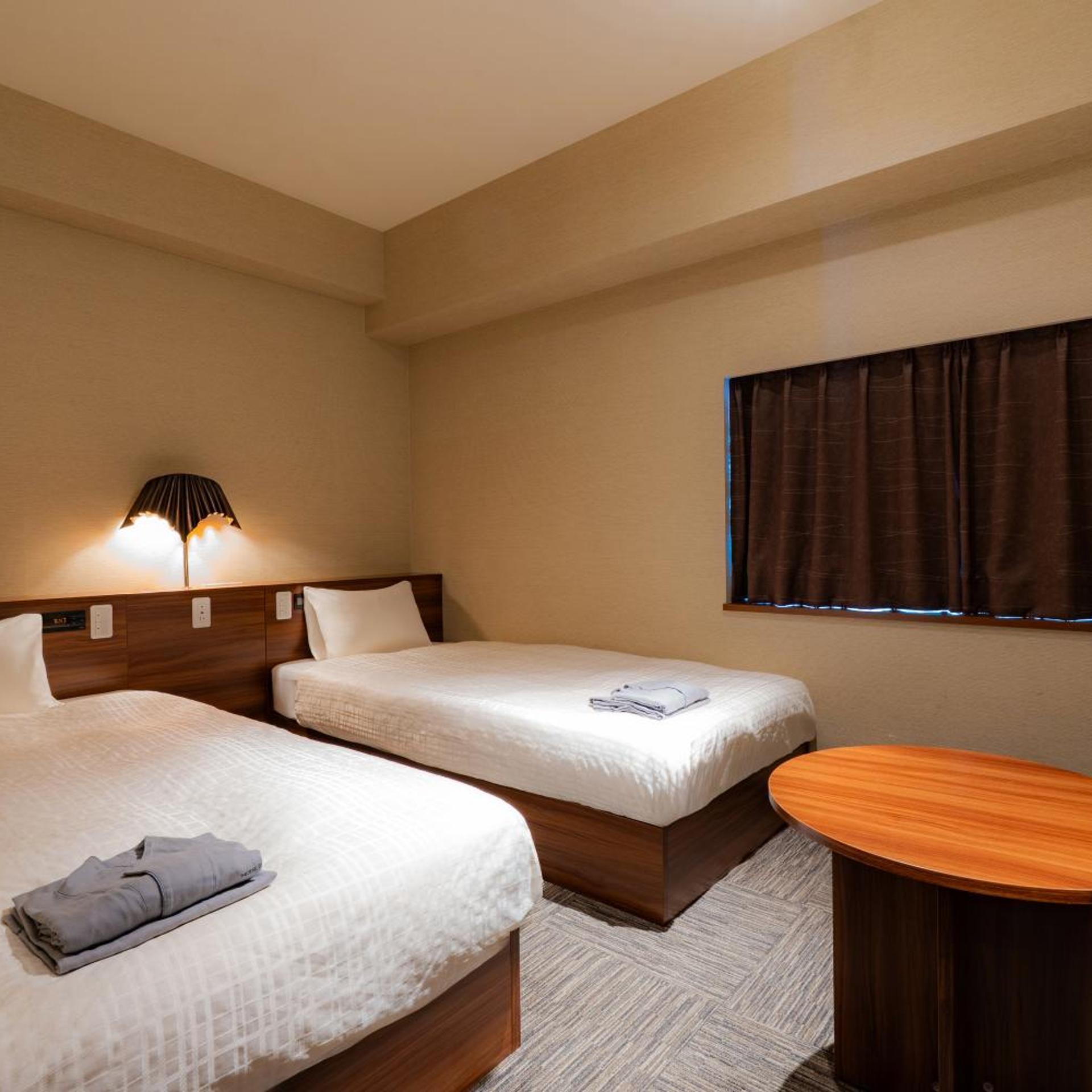 Room, Twin Beds, Unit Bath