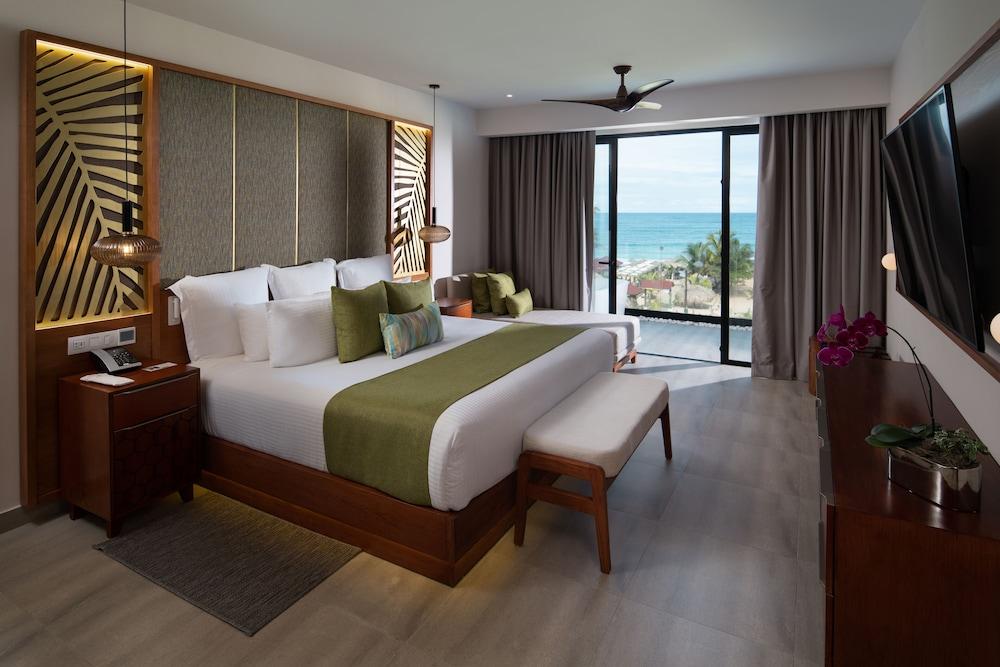 Presidential, Swim Out, Suite, Ocean Front