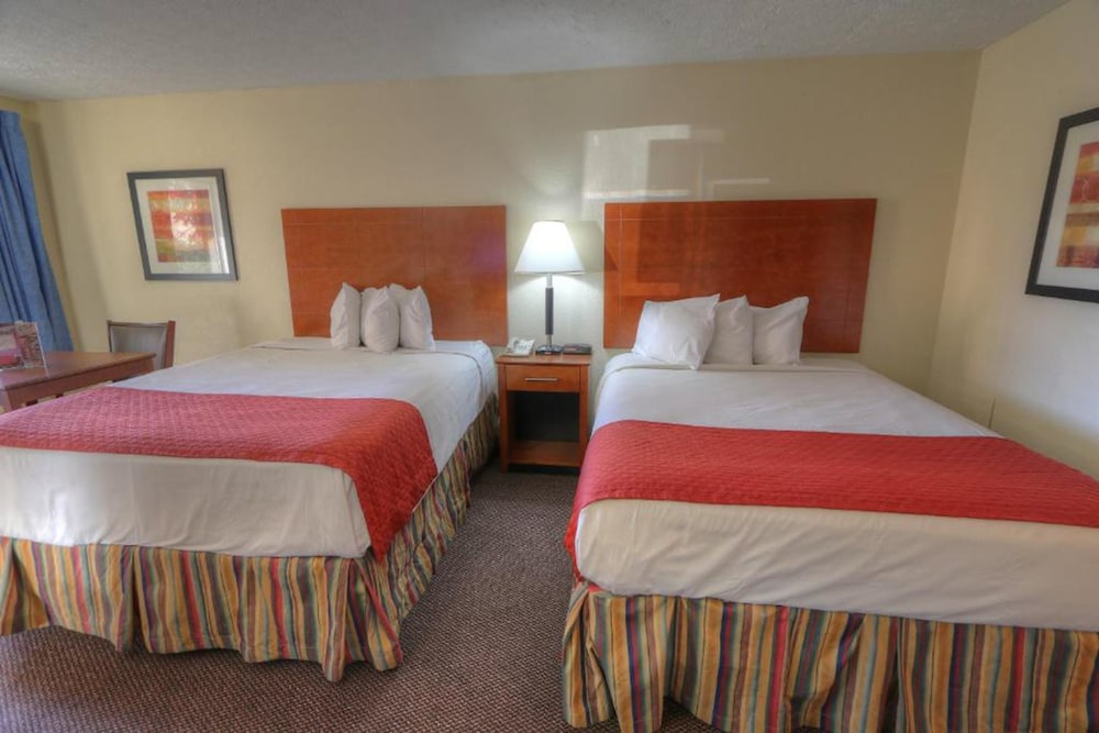 2 BEDROOMS, FAMILY SUITE