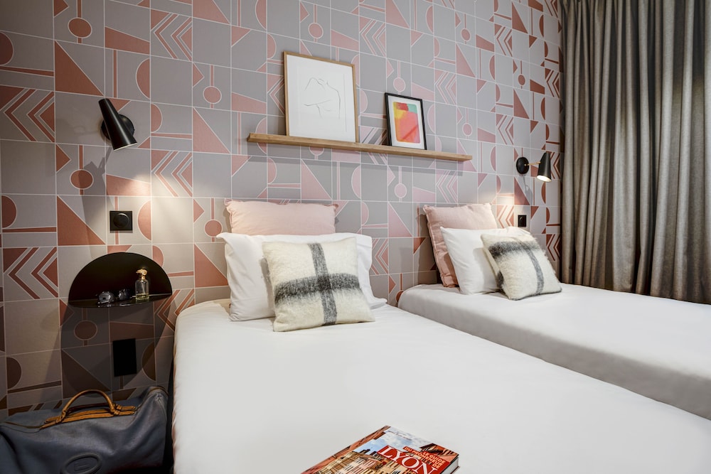 غرفة كومفورت بسريرين منفصلين، Republik Hotel 2/3