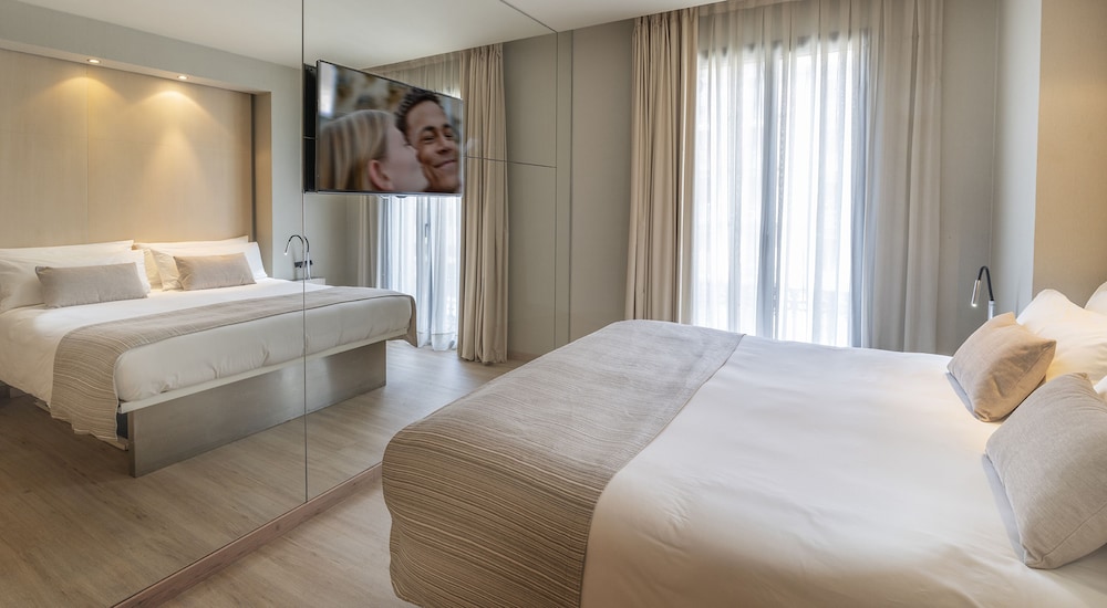 Cram Hotel 34/72