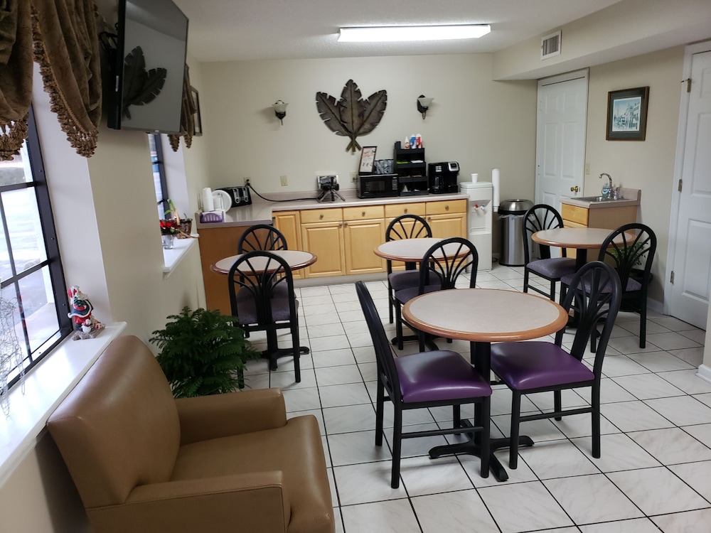 Peach Tree Inn 35/48