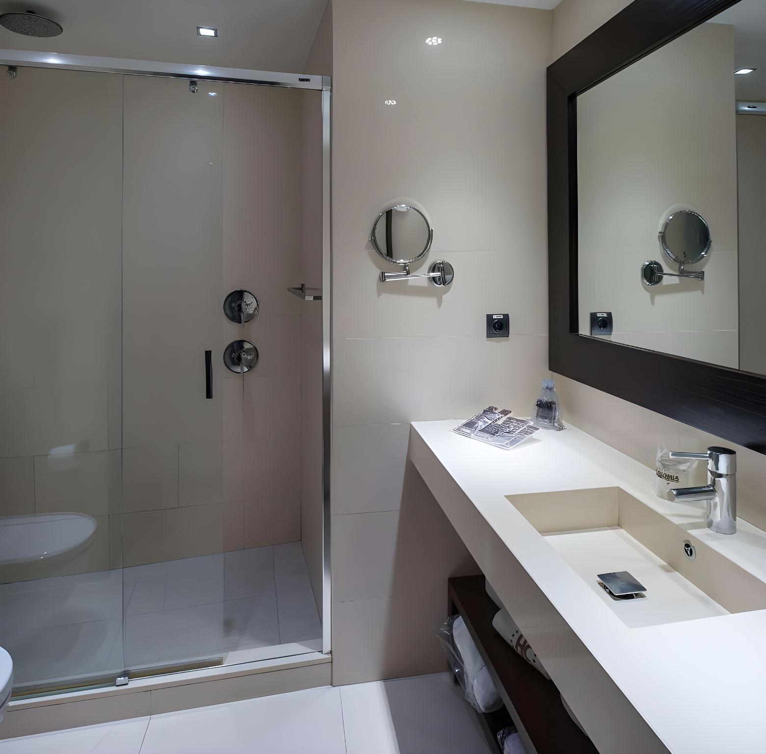 ROOM, DOUBLE OR TWIN BED, BALCONY