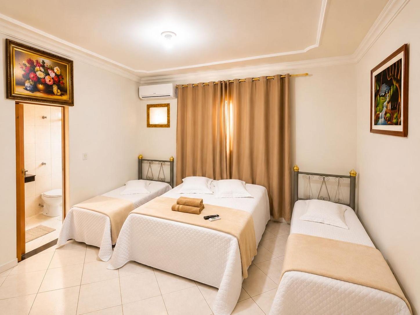 Room, Quadruple