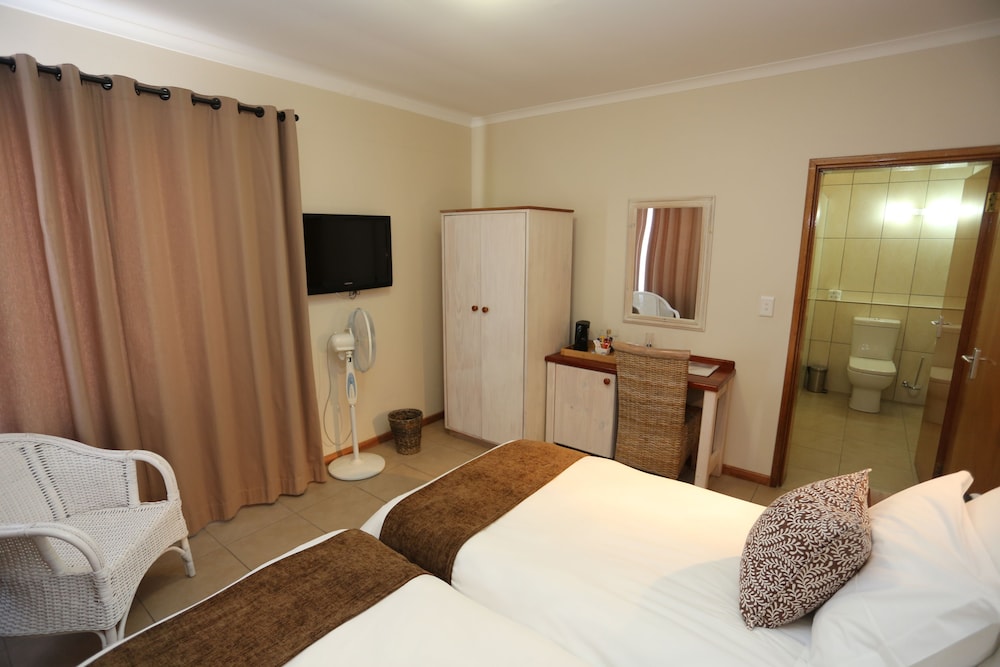 ROOM, DOUBLE BED
