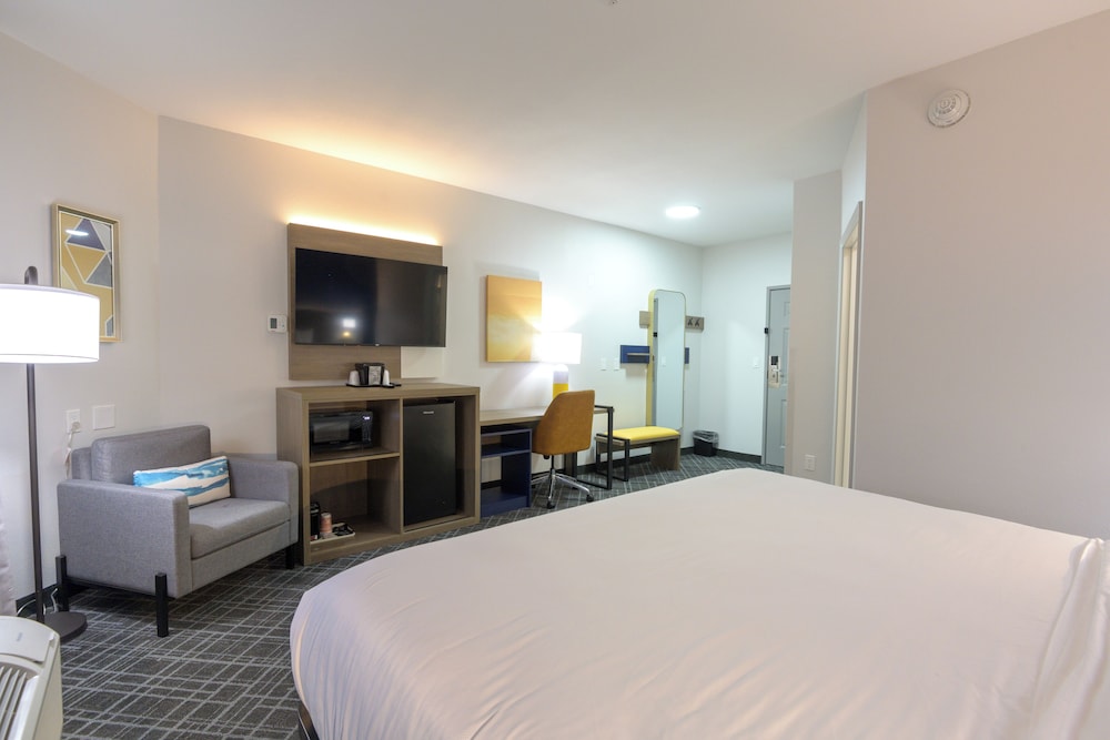 Comfort Inn & Suites Memphis Germantown 24/50