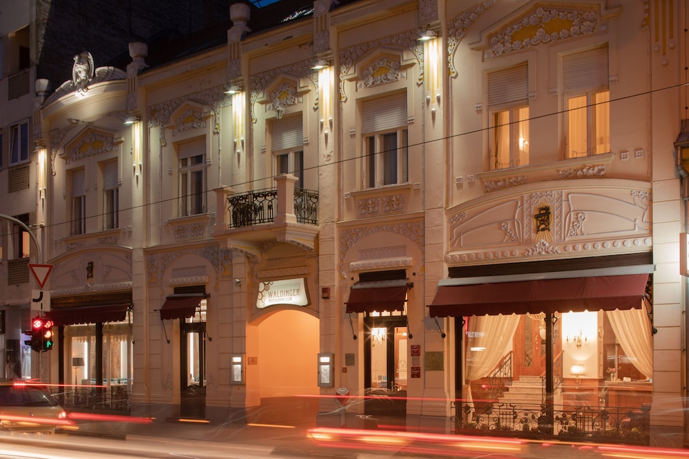 Waldinger Hotel 2/50