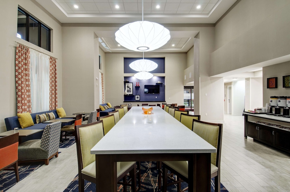 Hampton Inn And Suites Springfield Downtown 28/42