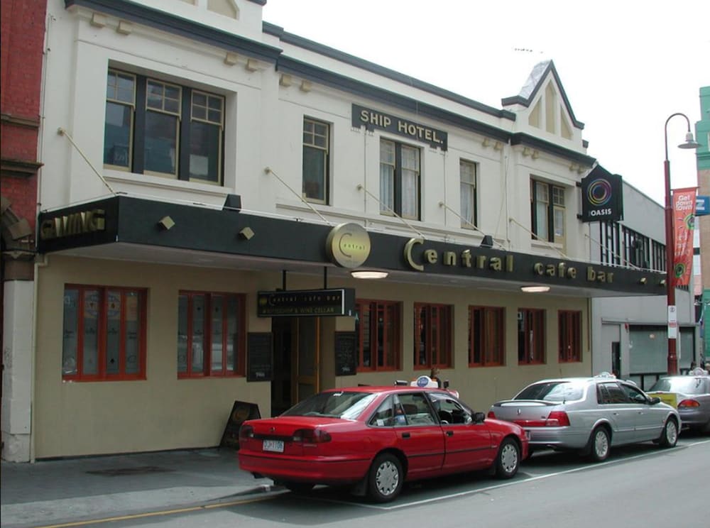 Central Hotel 51/55