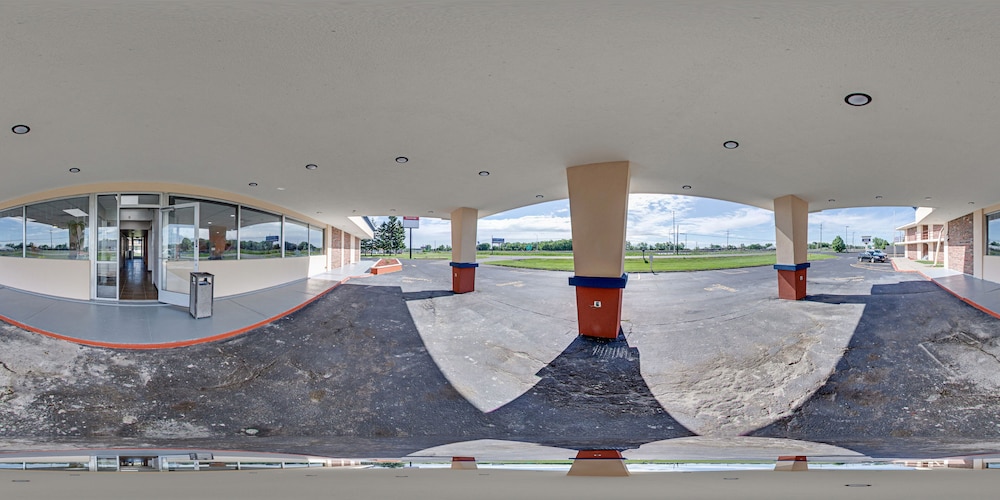 Econo Lodge Neenah 11/43