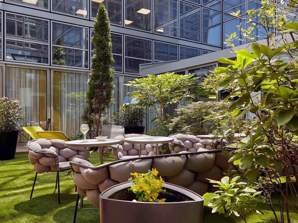 Mercure Paris La Défense Grande Arche 7/80