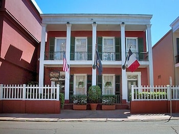 Le Richelieu In The French Quarter 3/54